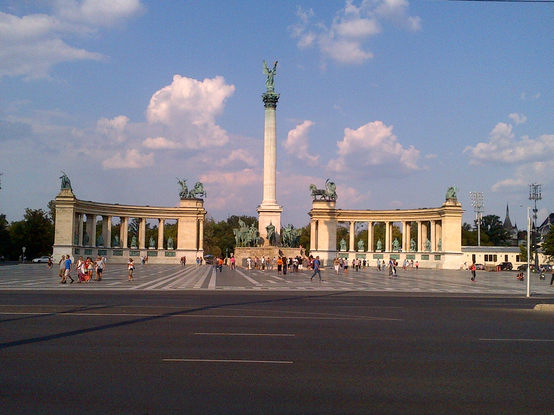 IMG-20130831-01012.jpg Heroes Square. Named after me