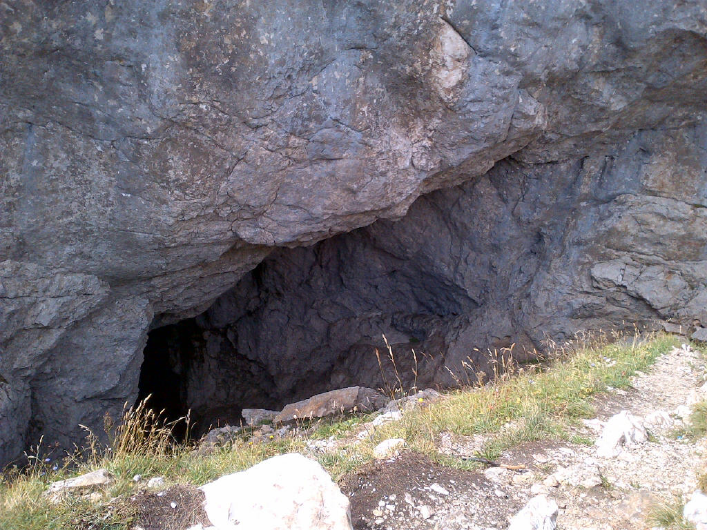 IMAGE7.jpg A terrible shot of the entrance to the ice cave