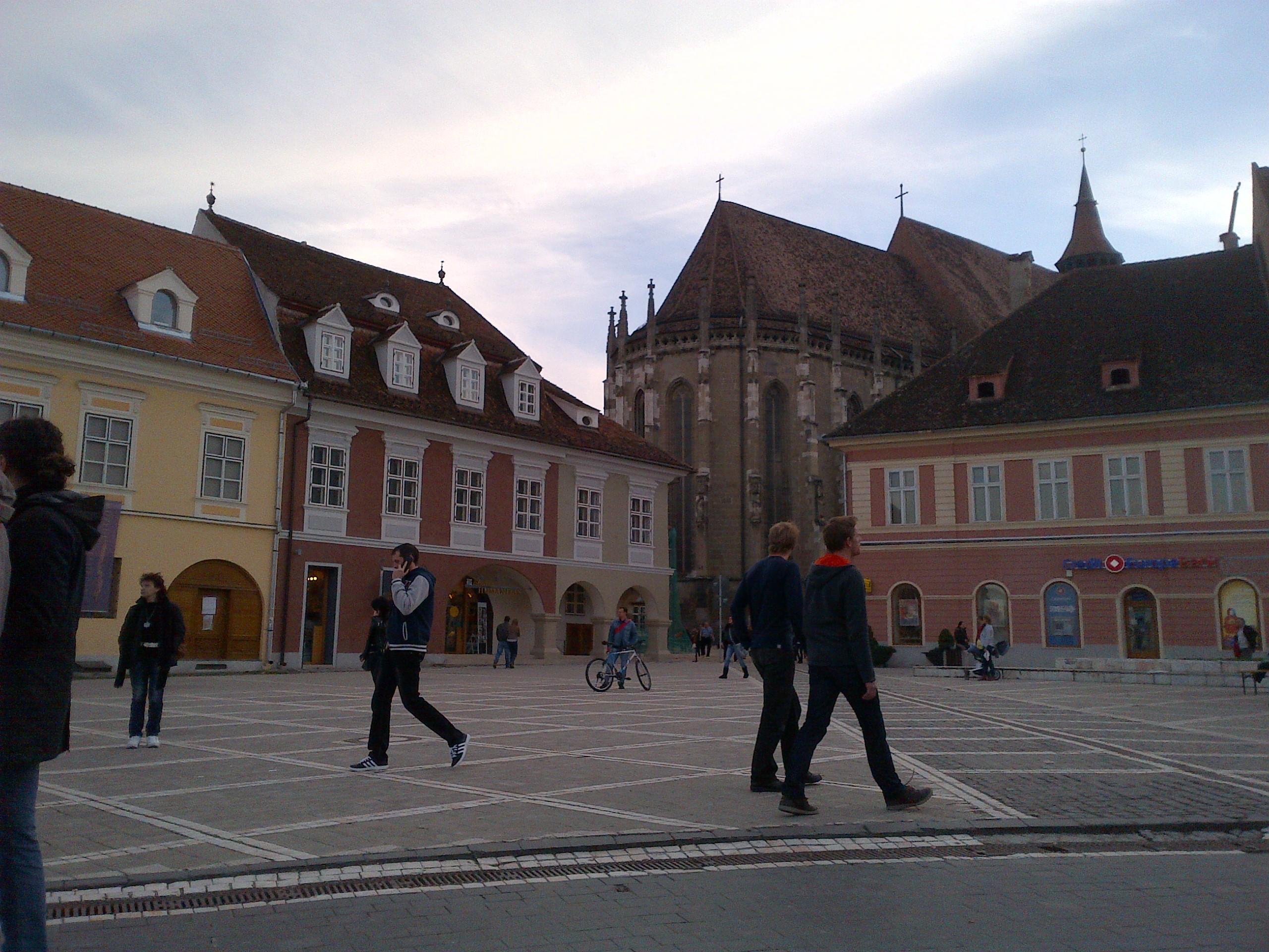 IMG-20131020-01221.jpg Black Church in the square